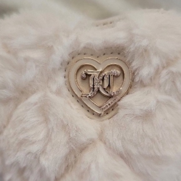 ❌SALE❌NWT🤩Juicy Couture Pink plush coin purse - Picture 3 of 5
